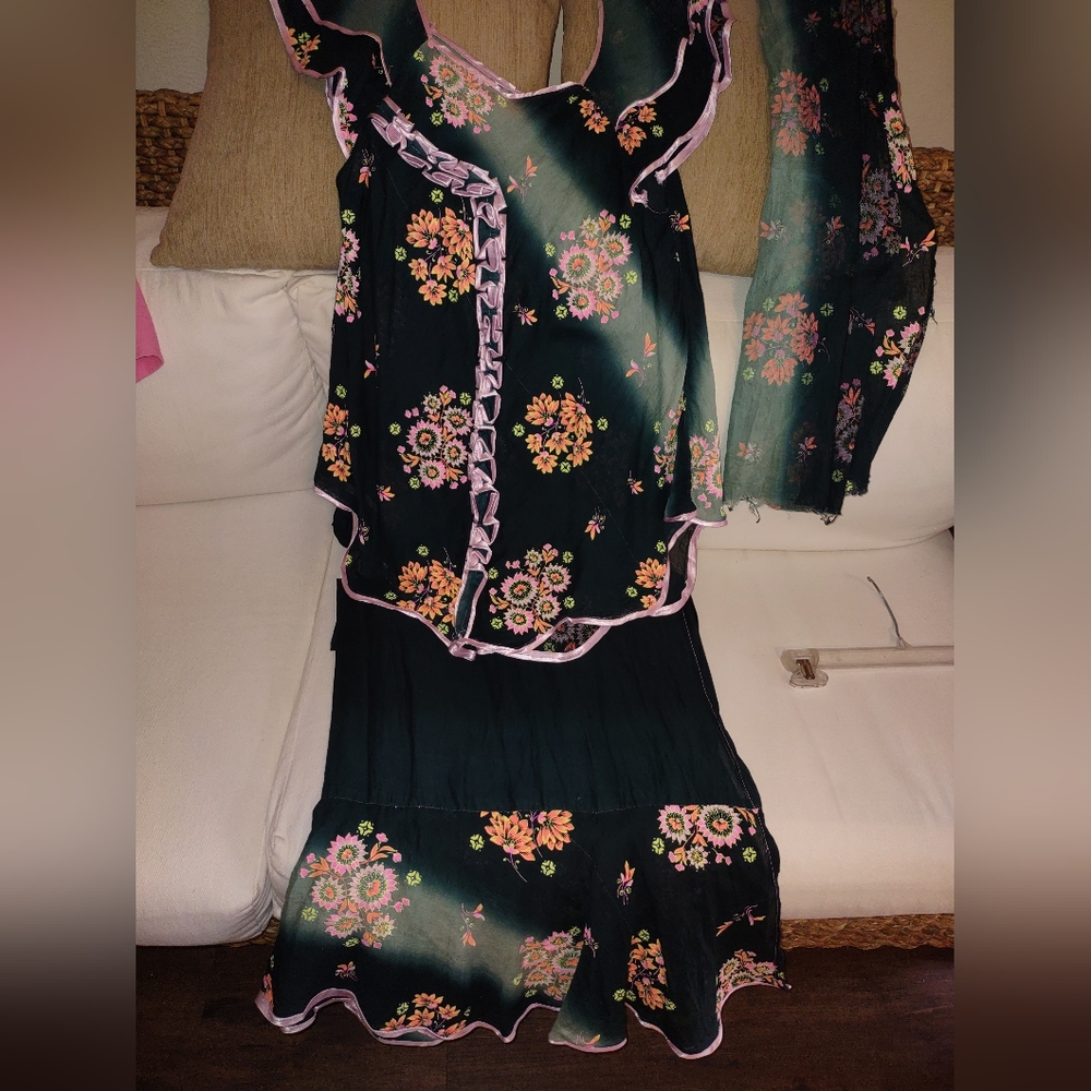 3 piece skirt, top & tie